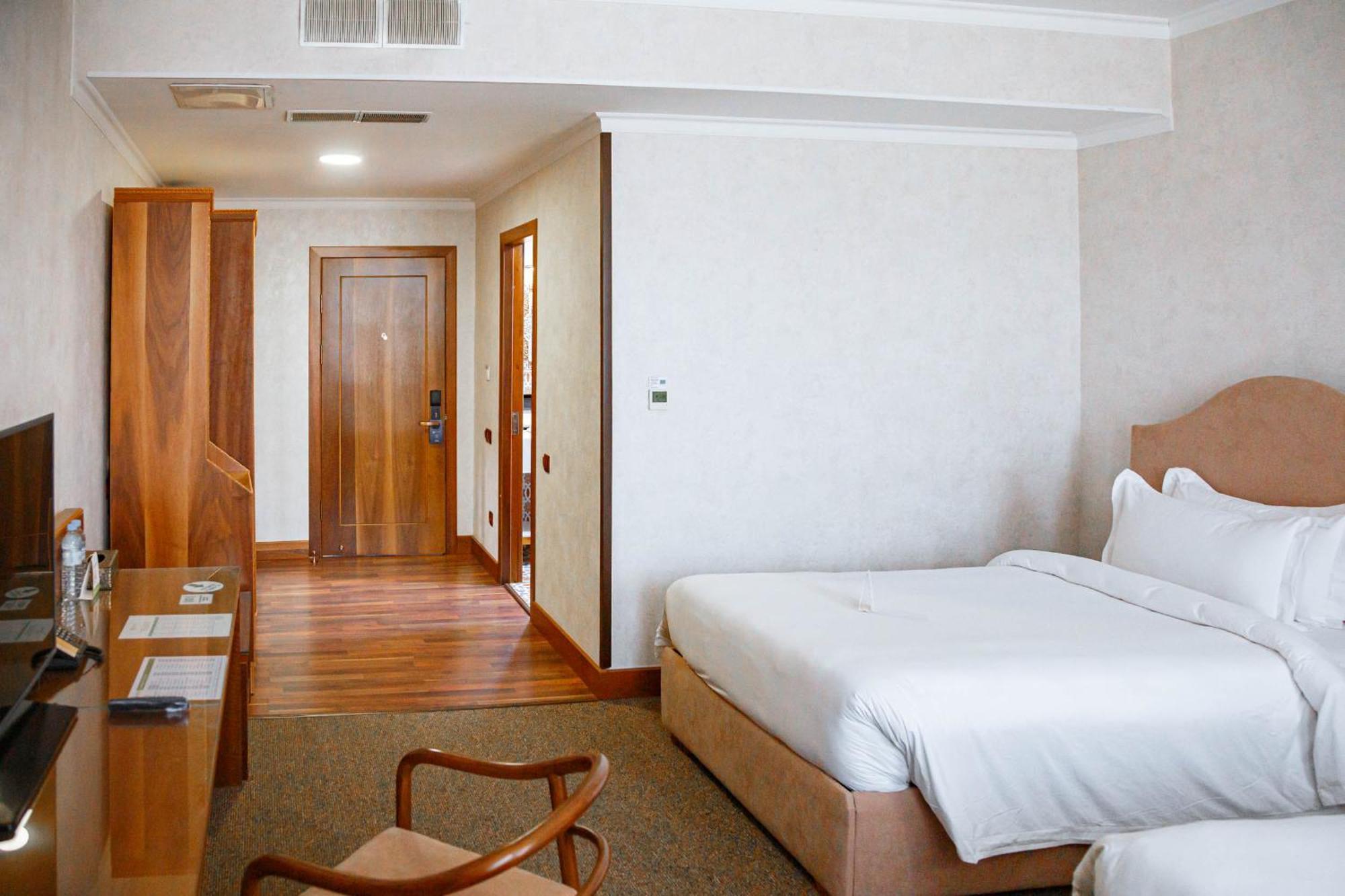 Jannat Resort أوش الغرفة الصورة