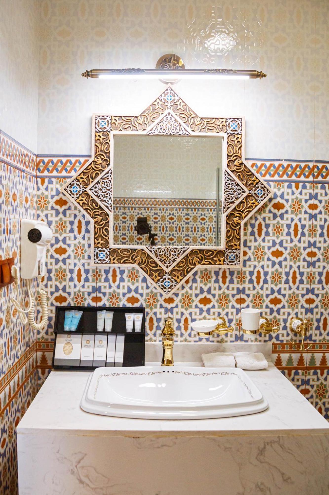Jannat Resort أوش الغرفة الصورة